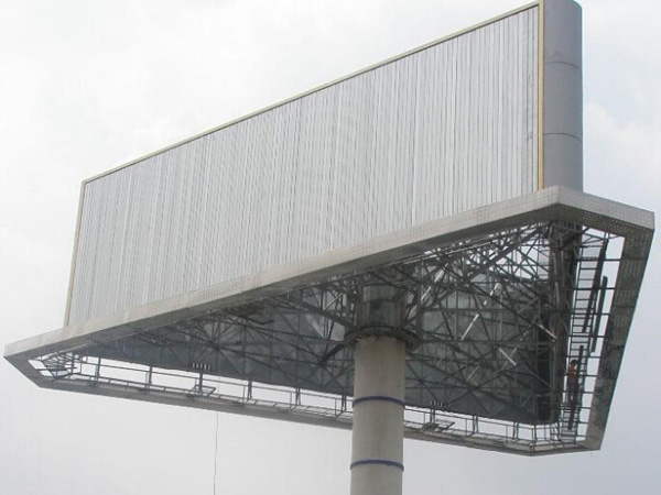 三面翻廣告牌制作有很大的學(xué)問呢