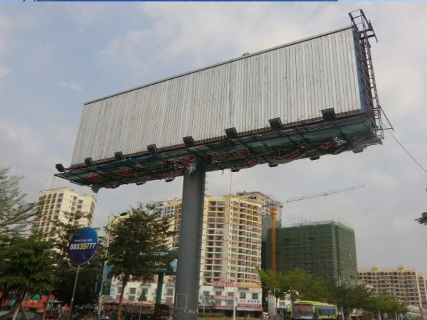 三面翻廣告牌安裝圖解，請(qǐng)專(zhuān)業(yè)人士參考