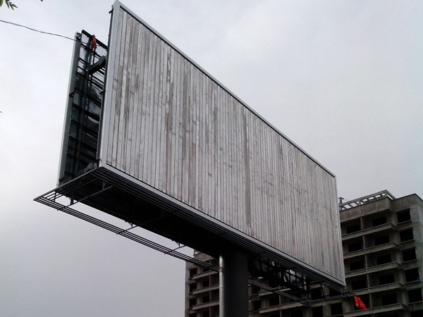 三面廣告牌安裝步驟和方法